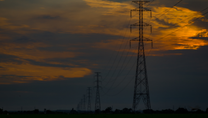 Monitoring Nirkabel Saluran Transmisi Berbasis IoT