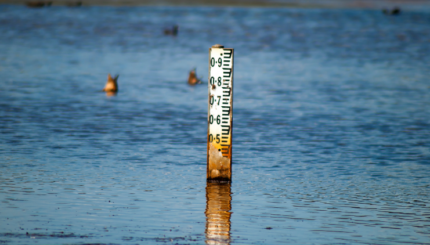 Meteran Ketinggian Air Kedalaman Rape Rell Berbasis IoT