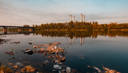 Sensro Pencatat Data Level Air Berbasis IoT