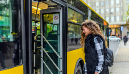 Solusi Periklanan WIFI Bus Berbasis IoT
