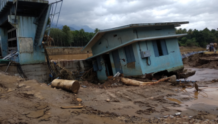 Monitoring Lingkungan Berbasis Internet of Things